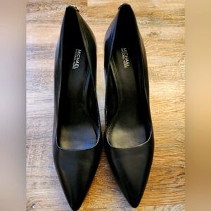 Michael kors Black Leather Pumps Sz. 9.5